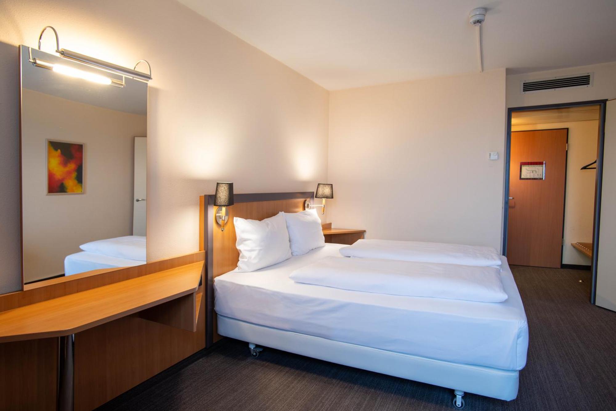 Best Western Conference Airporthotel Frankfurt Moerfelden ภายนอก รูปภาพ