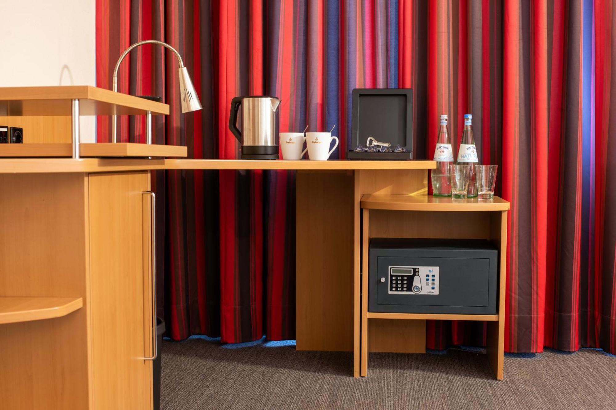 Best Western Conference Airporthotel Frankfurt Moerfelden ภายนอก รูปภาพ