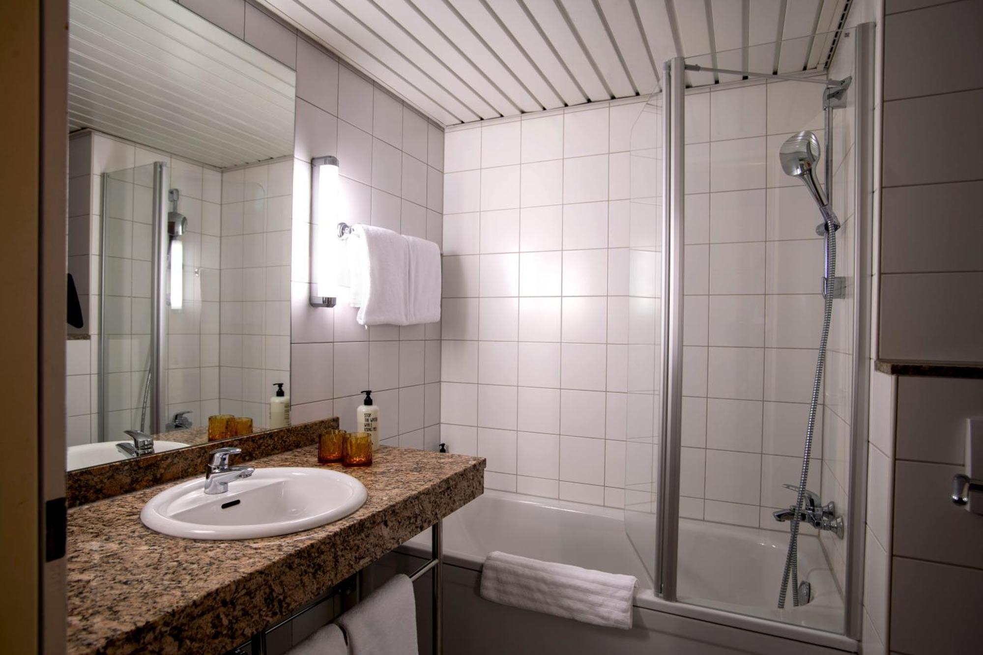 Best Western Conference Airporthotel Frankfurt Moerfelden ภายนอก รูปภาพ