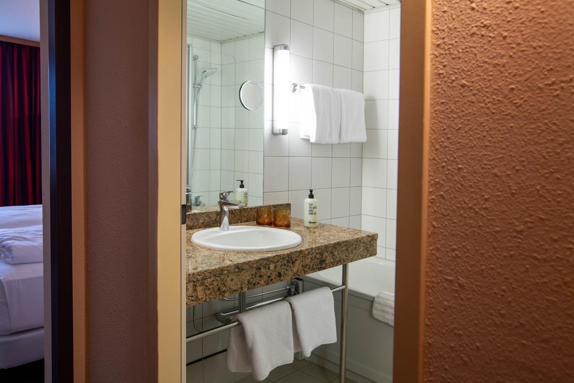 Best Western Conference Airporthotel Frankfurt Moerfelden ภายนอก รูปภาพ